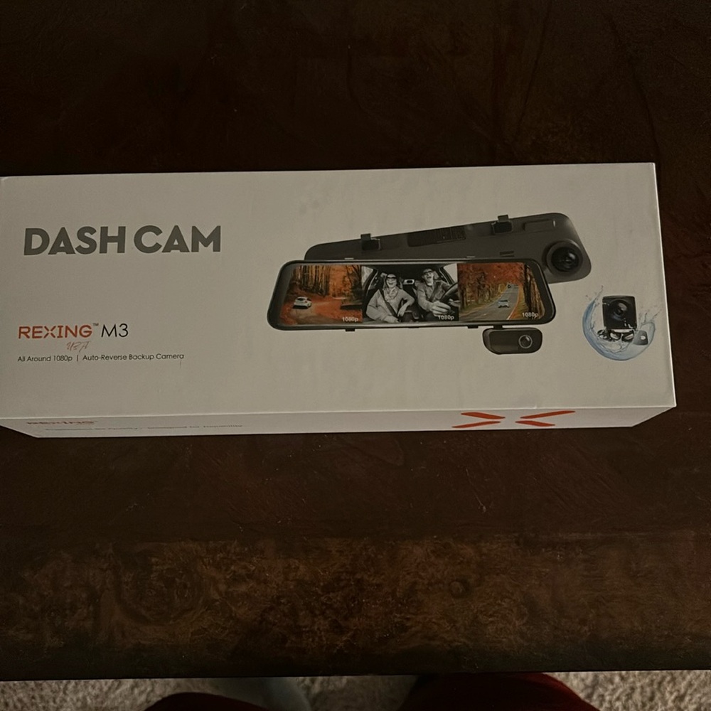 Dash cam with auto reverse camera